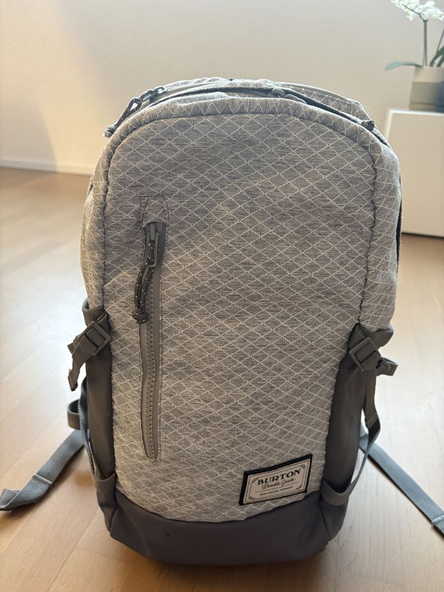Burton Sacs à dos: Burton Rucksack – D'occasion à Niederrohrdorf par jen_f6cj