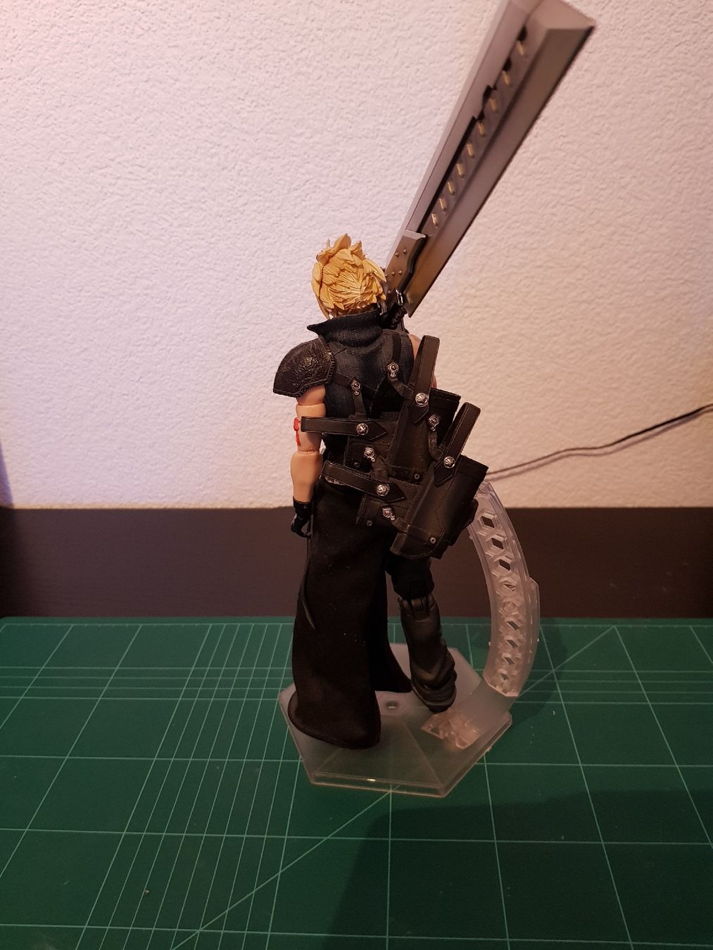 Statuette: Play Arts Action Figure Final Fantasy VII Cloud Strife – Usato da Niedergösgen venduto da Kamui8 6