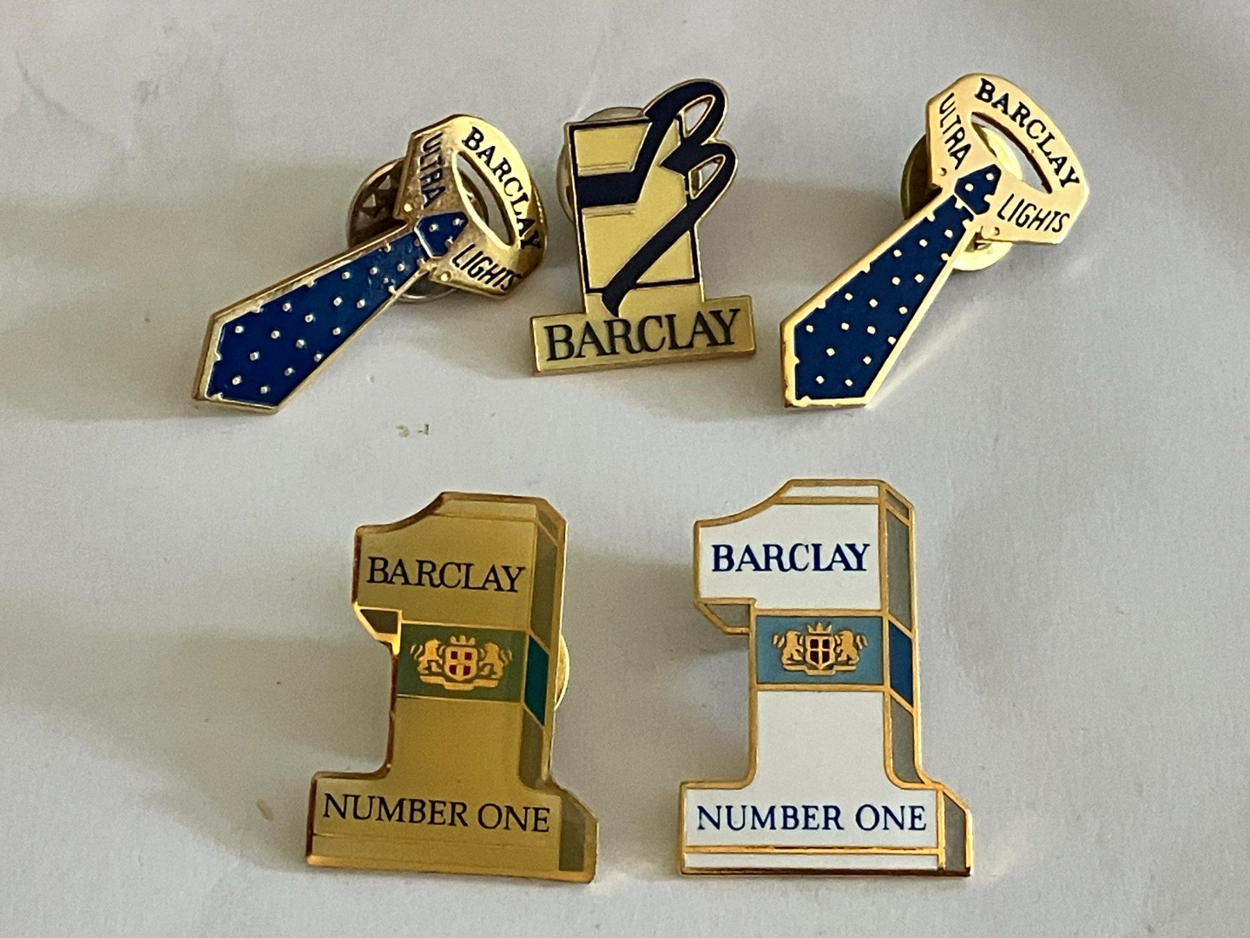 Plaketten & Abzeichen: 5 Pin Barclay Zigaretten – Gebraucht aus Basel von djwwpp