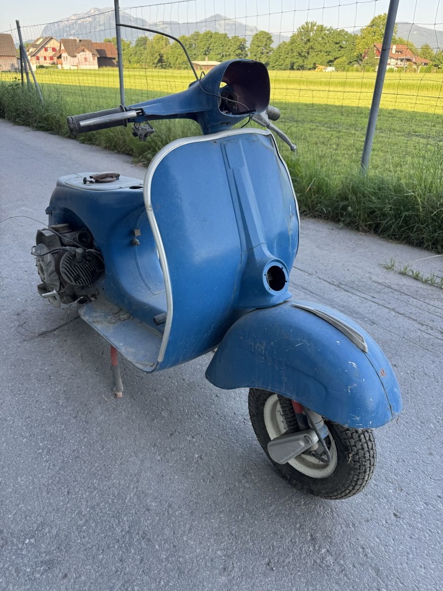 Piaggio Strasse: Vespa 125cc Oldtimer: Projektteile und Bastlermaterial – Defekt aus Kriessern von Baggerbueb 1