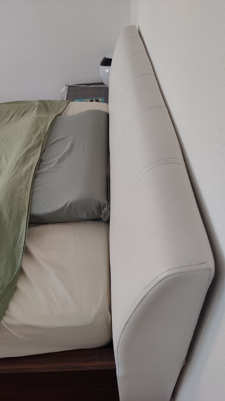 Betten: Bed with padded headboard, slatted base, 140x200 cm – Gebraucht aus Zürich von somma_gio 1