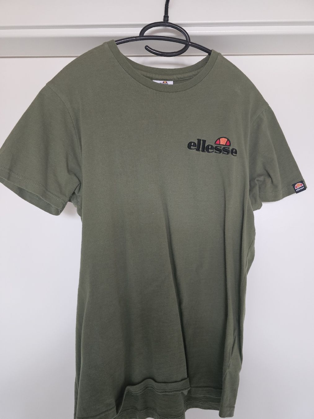 Ellesse T-shirt: T-shirt Ellesse – Usato da Monthey venduto da gae_22w9