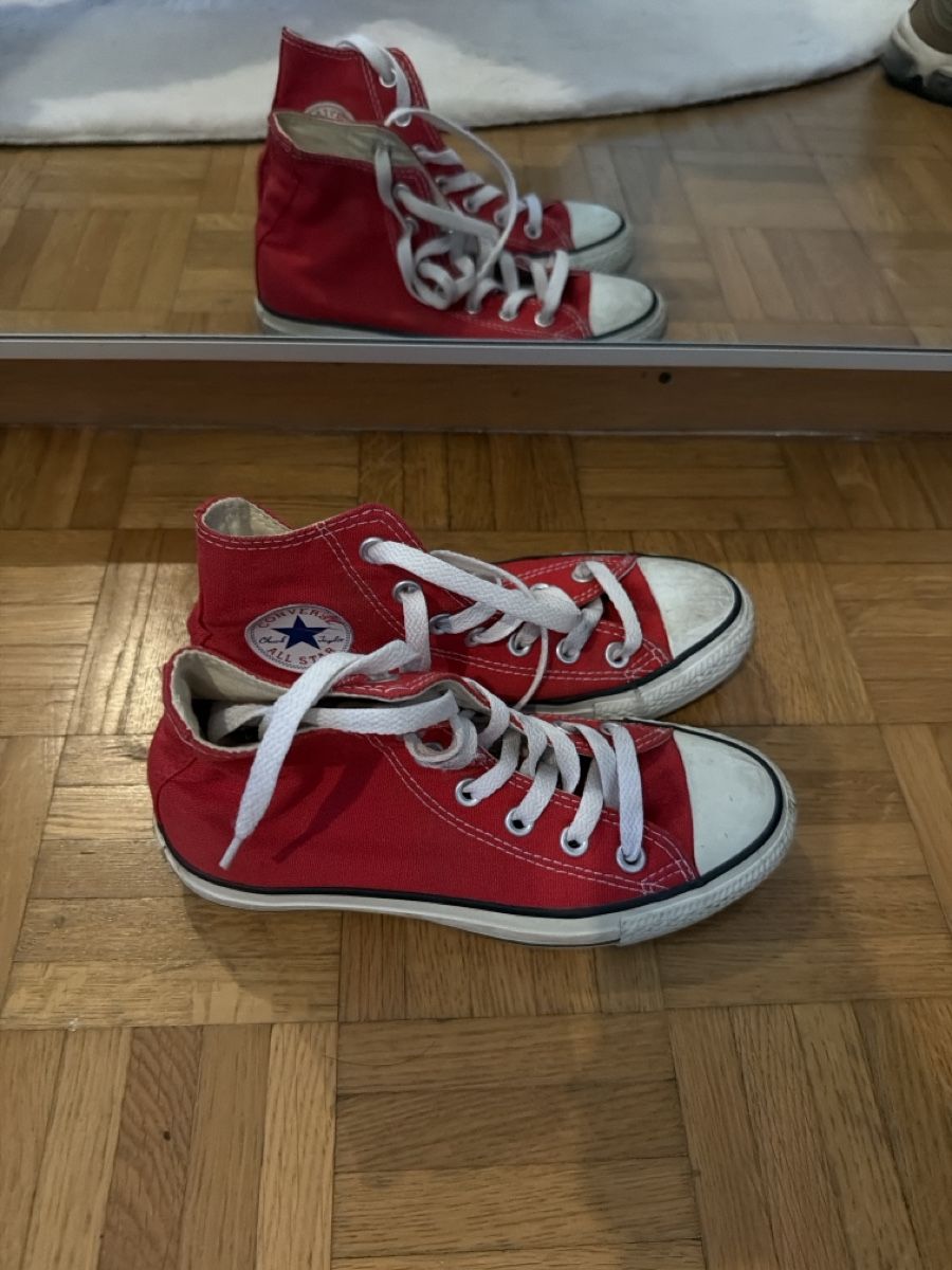 Chaussures femmes: Baskets Converse All Star rouges taille 35 – D'occasion à Carouge GE par tzmkhl 1