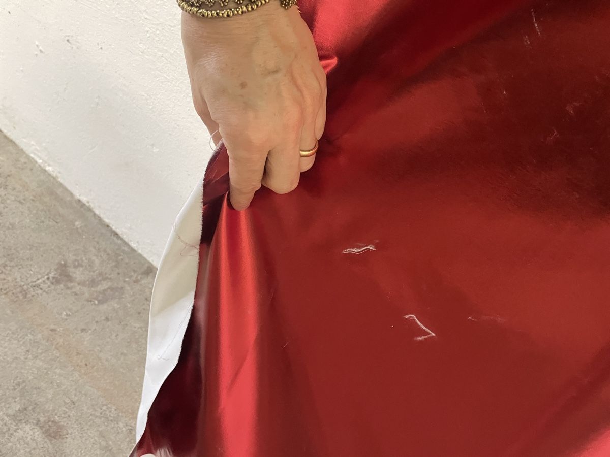 Stoffe: Roter Stoff metallic Glanz 110cm breit – Gebraucht aus Gelterkinden von highfligh 2