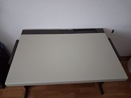 Lista Pult mit Kabelkanal