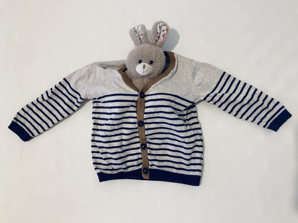 H&M Lotti di vestiti: 2x Strickjacken mit Knöpfen H&M gr.74 – Usato da Basel venduto da edy_78pd 2