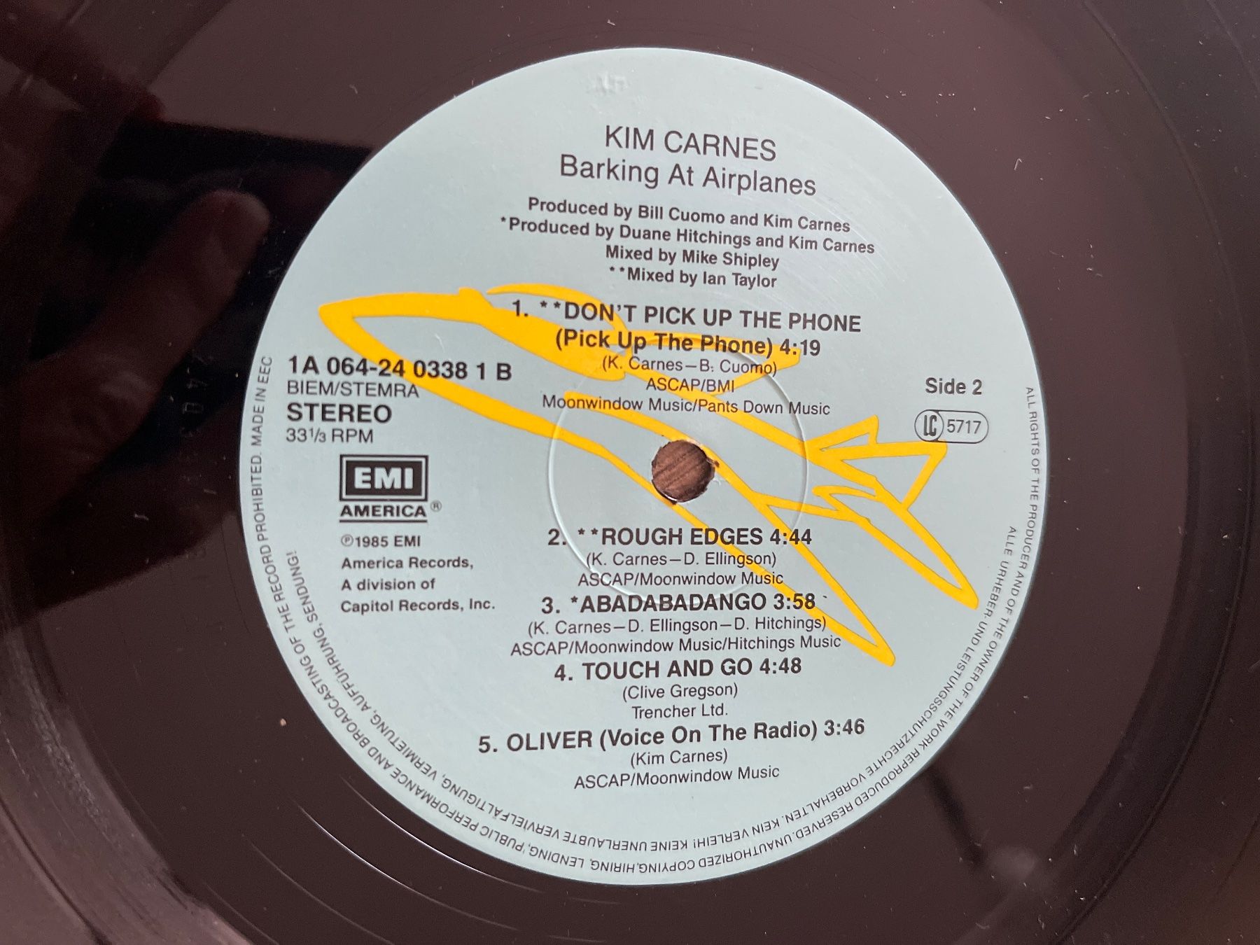 Dischi in vinile: A476/Kim Carnes - Barking At Airplanes – Usato da Frutigen venduto da Philippe_jsp 2