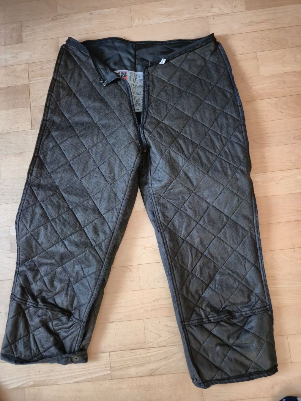 IXS Lotti di vestiti: IXS Motorradjacke, und Hose Top Zustand Neuwertig – Usato da Ballwil venduto da Silverjet 4