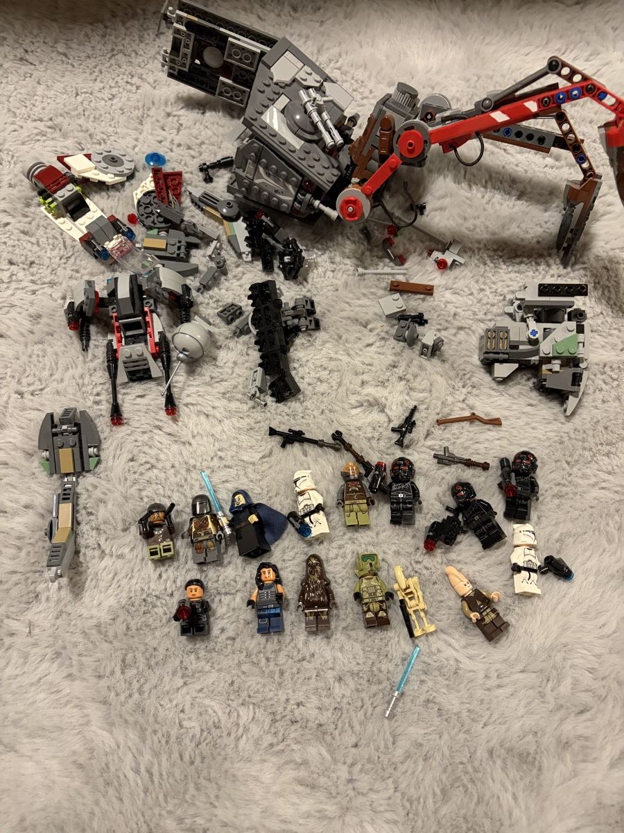 Star Wars Giocattoli: Diverse Lego Starwars Teile und Figuren  – Usato da Grosshöchstetten venduto da Tobias.David