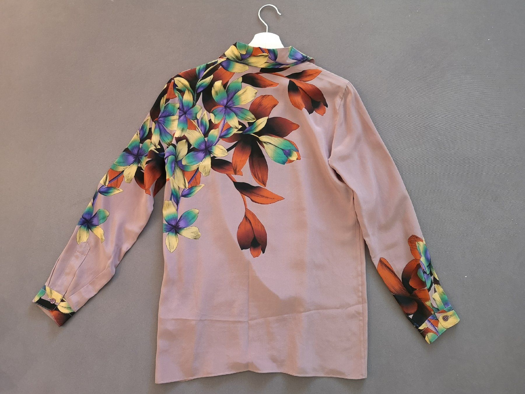 Etro Camicette: Etro Seidenbluse – Nuovo e nell'imballaggio originale da Pfäffikon ZH venduto da JingTunic 1