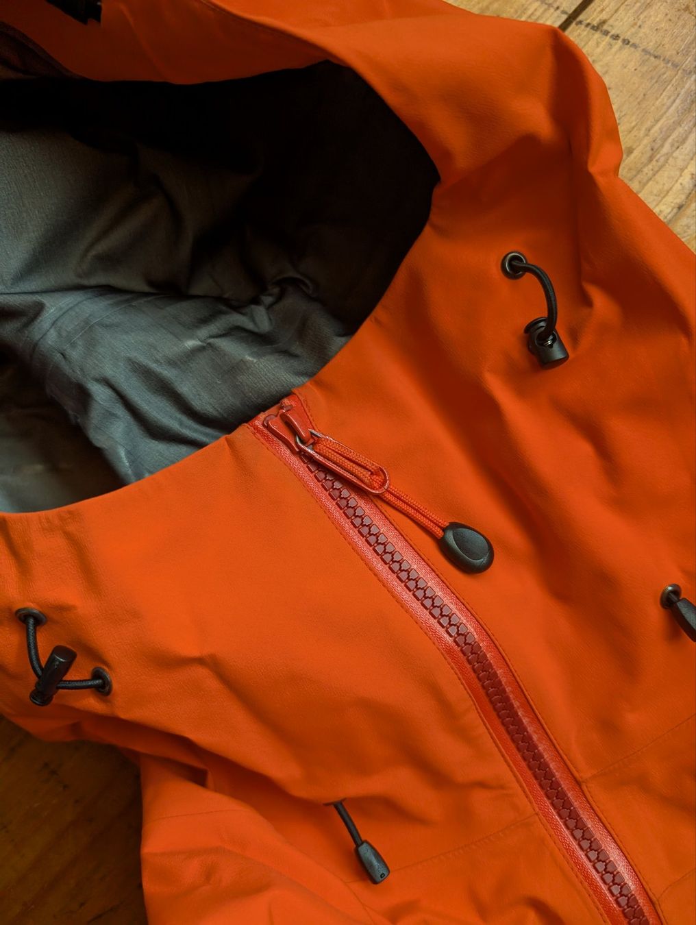 Arcteryx Giacche: Arc'teryx Alpha SV Jacket, Safety Orange – Usato da Zwischenflüh venduto da be6543 1