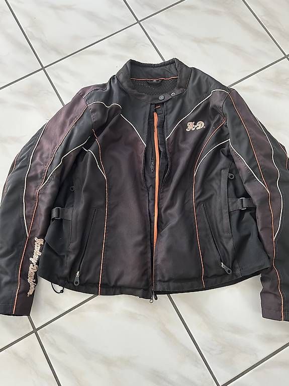 Harley-Davidson Jacken: Zu verkaufen Lady Harley Davidson Jacke – Gebraucht aus Recherswil von Giowe
