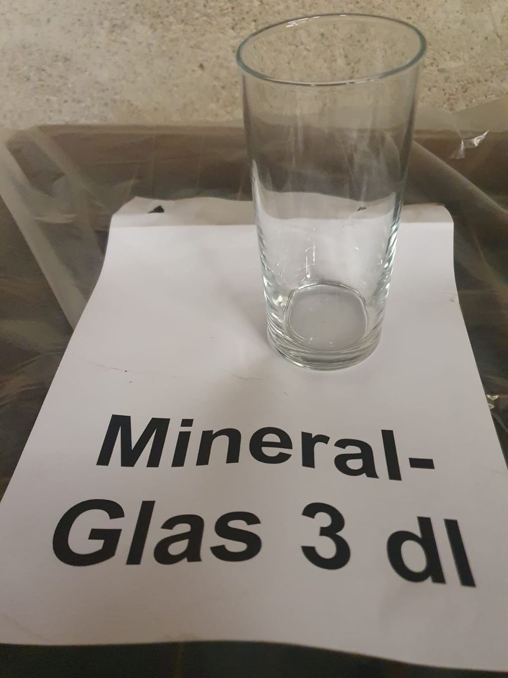 Bicchieri: Mineralglas 3 dl Gläserkiste – Usato da Uster venduto da Flower-Power 1