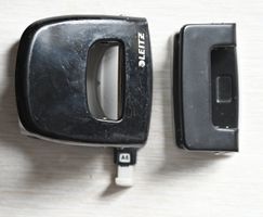 zwei Locher (Leitz)
