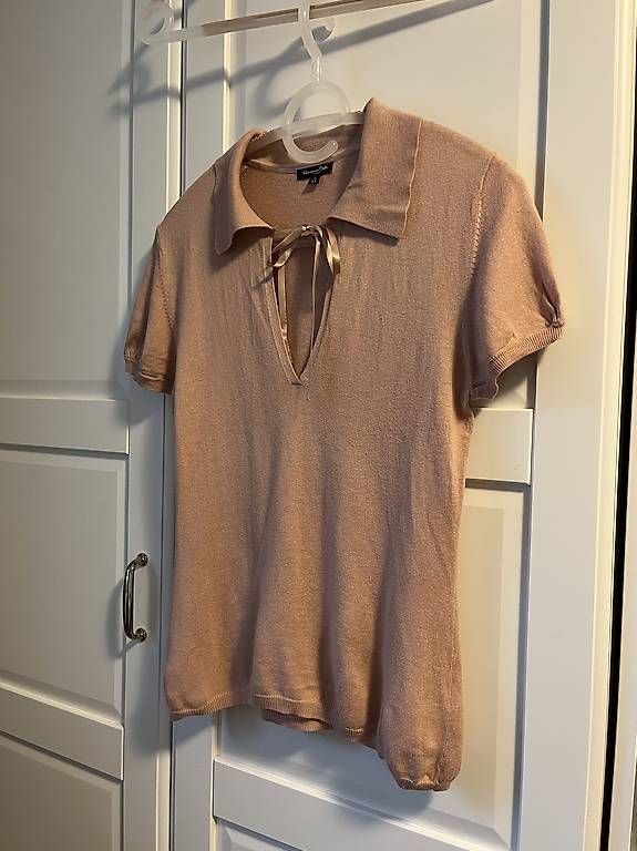 Magliette Polo: Poloshirt mit Schleifchen 34 – Usato da Stallikon venduto da Kuschligwuschlig1