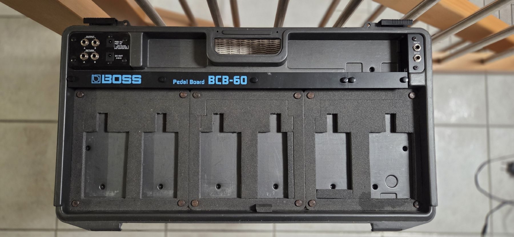 Boss Instruments de musique: Boss BCB-60 Pedalboard – D'occasion à Meikirch par livingpie 3