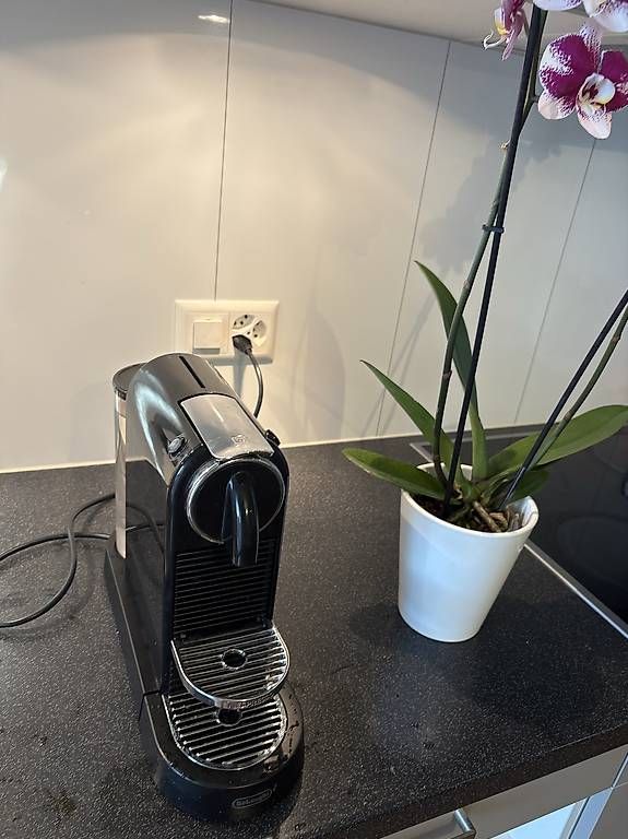 Macchine per caffè & Macchine per espresso: Kaffeemaschine Nespresso – Usato da Villars-sur-Glâne venduto da AllisonGina 1