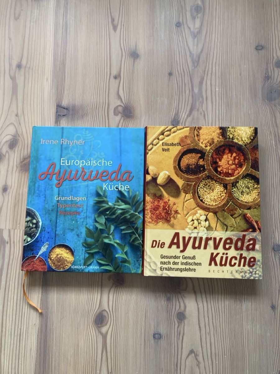 Libri: 2 wunderschöne Ayurveda Kochbücher – Usato da Herisau venduto da Sifgana
