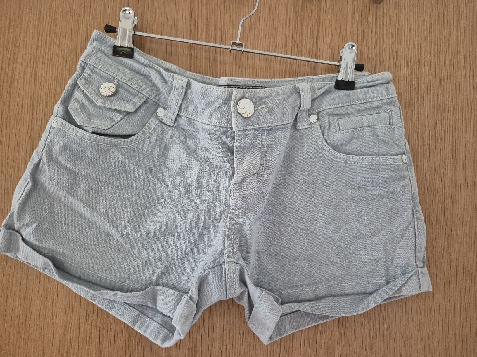 Jeans: Short Clockhouse bleu clair, taille 36, comme neuf! – Usato da Alle venduto da Fanny8952