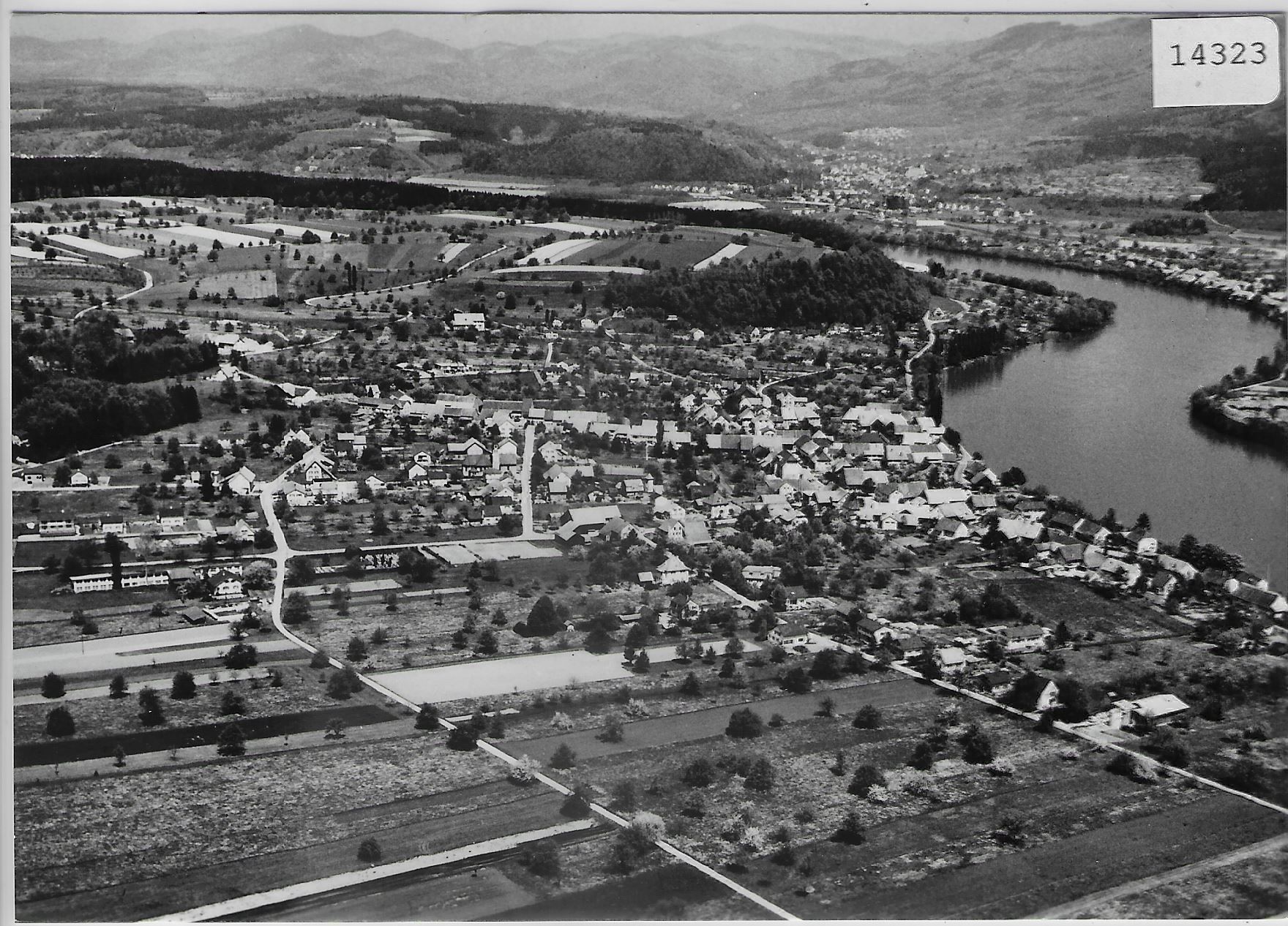 Cartoline postali: Flugaufnahme Wallbach AG – Usato da Ettingen venduto da Kartenplanet