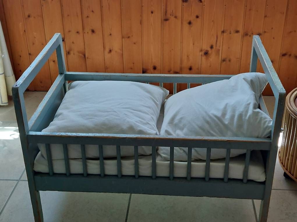 Puppenwagen: Puppenbettli – Gebraucht aus Schöftland von joy27 2