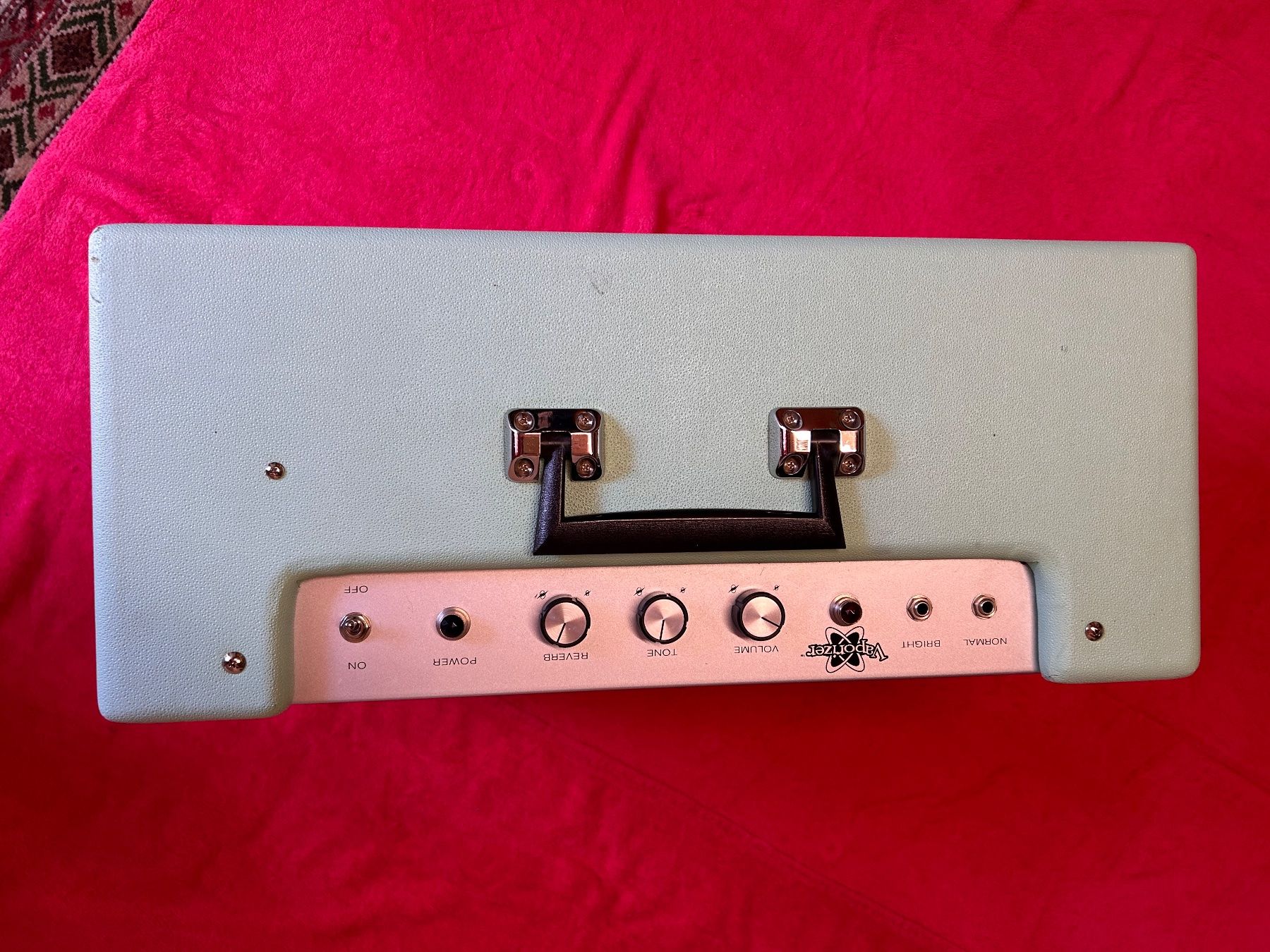 Fender Amplificatori: Fender Röhren-Gitarrenverstärker Vaporizer – Usato da Brigerbad venduto da artigji 2