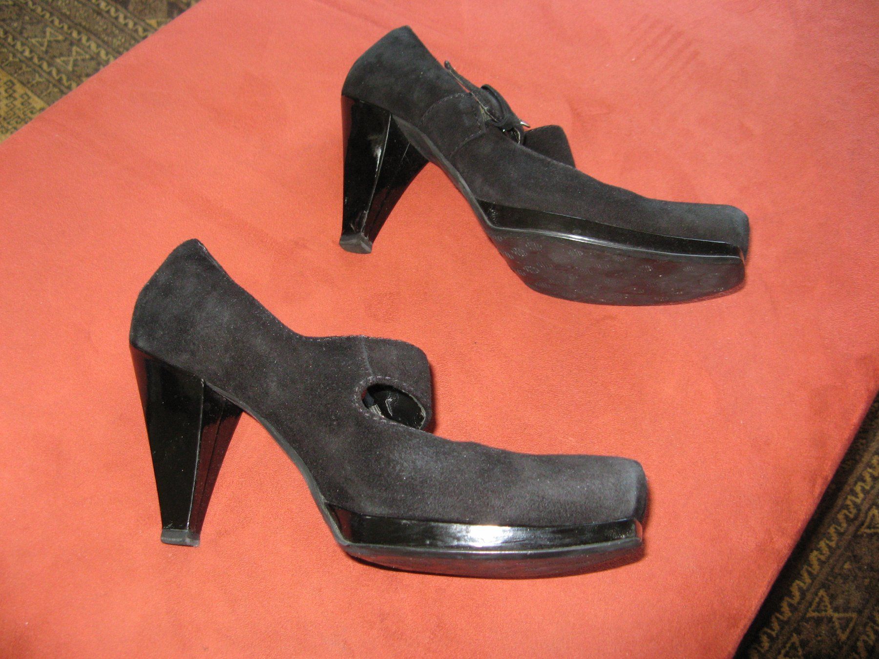 Scarpe da donna: Schwarze Wildleder Damenschuhe Gr. 40 – Usato da Zürich venduto da apil 3
