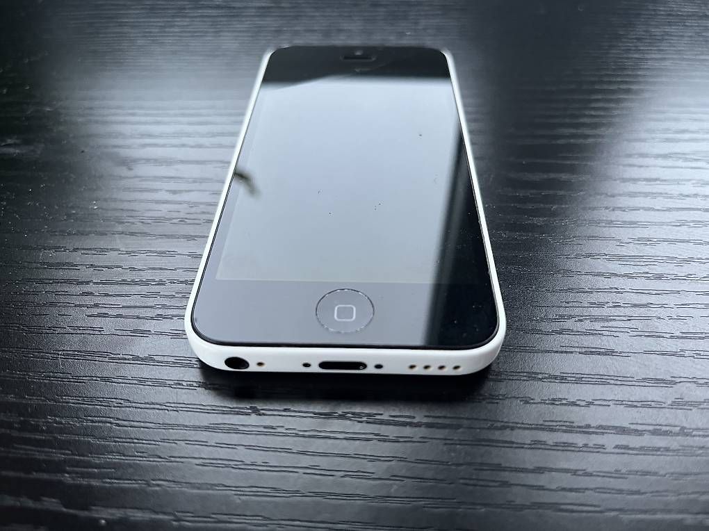 Apple Telefoni cellulari / Smartphones: iPhone 5c – Usato da Schmerikon venduto da addi-man 2