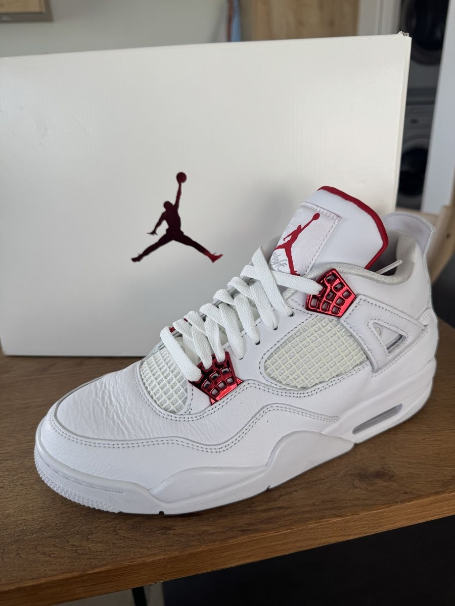 Jordan Scarpe da uomo: Air Jordan 4 Retro Metallic Red – Nuovo (secondo la descrizione) da Egnach venduto da kar_2fj9