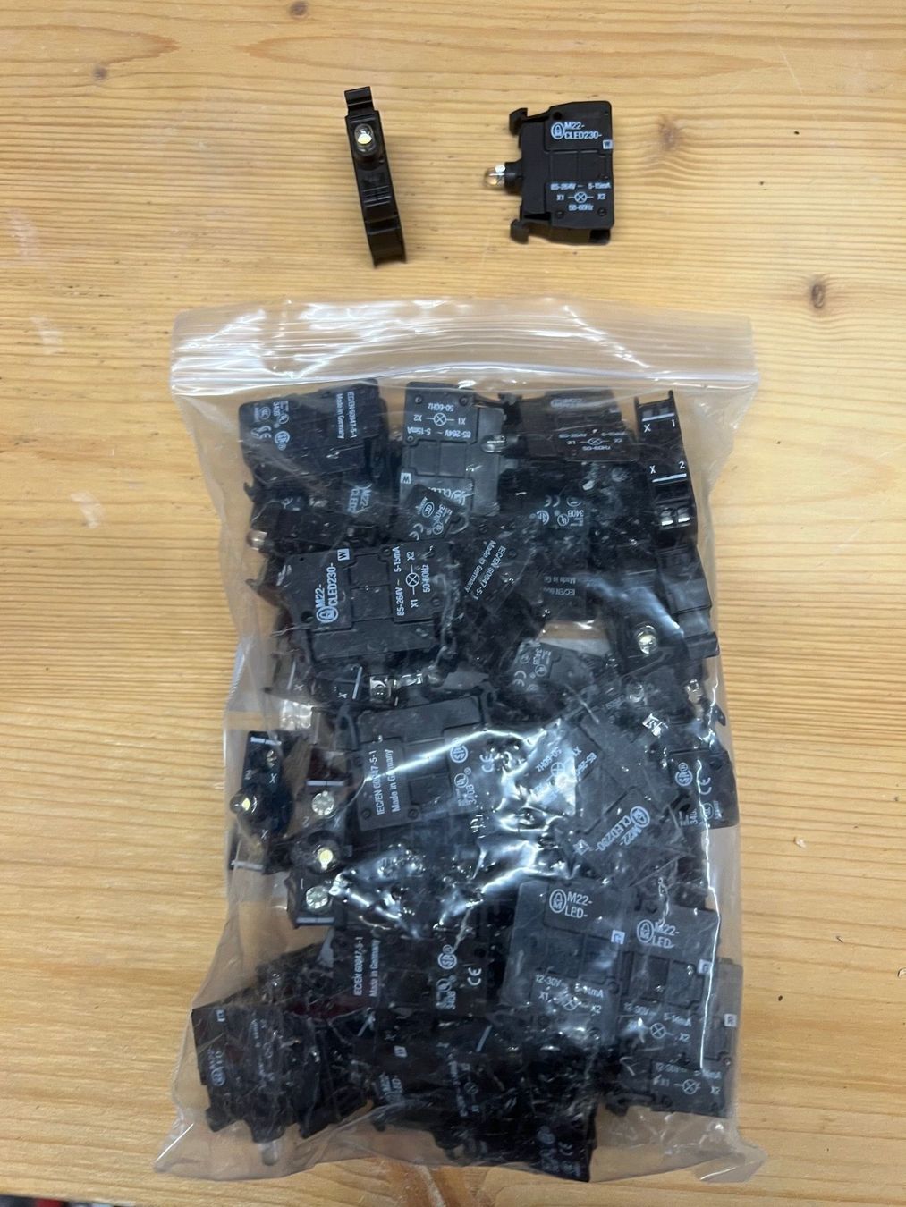 Stromzufuhr: Elektromaterial – Gebraucht aus Liesberg von Wudsau 2