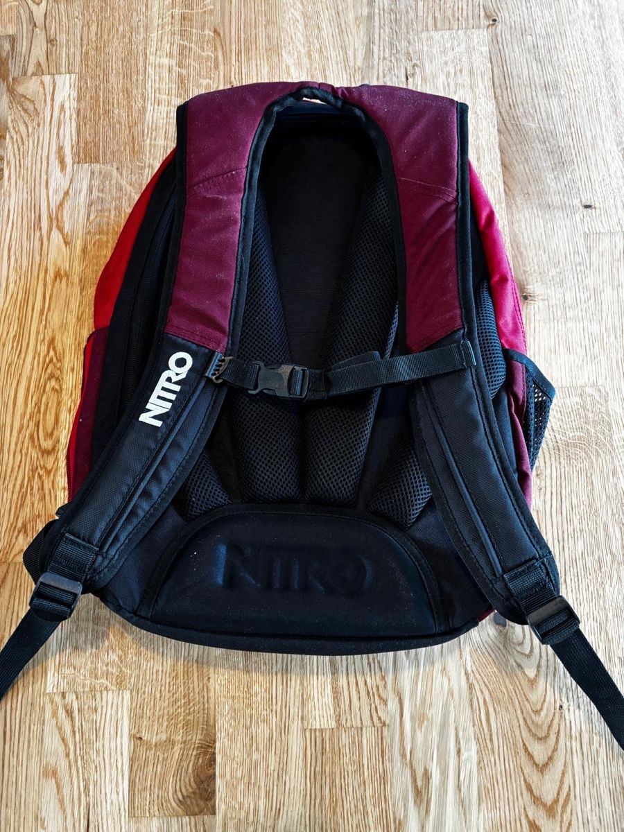 Zaini: Nitro Schulrucksack rot Thek – Usato da Rümlang venduto da Laufgitter01 8
