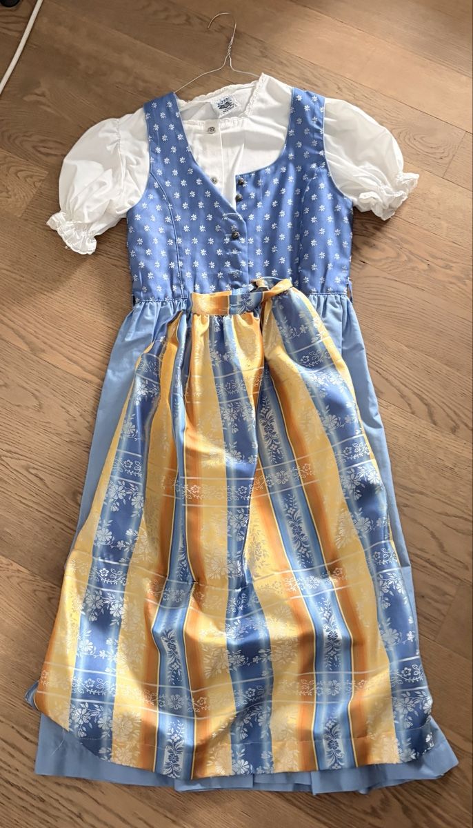 Robes et jupes: Kinderdirndl – D'occasion à Immensee par stoelzal1980