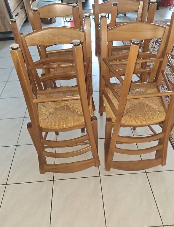 Chaises: Lot de 8 chaises en chênes  – D'occasion à Rolle par geo_xl8h