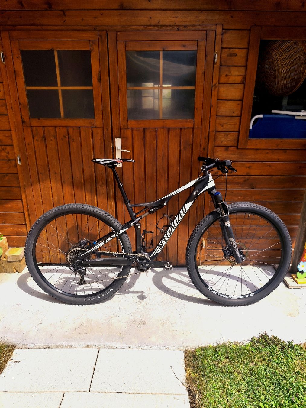 Specialized Biciclette: VTT Specialized Epic Carbone 29" Full Suspension négociable – Usato da Collombey venduto da loubilou