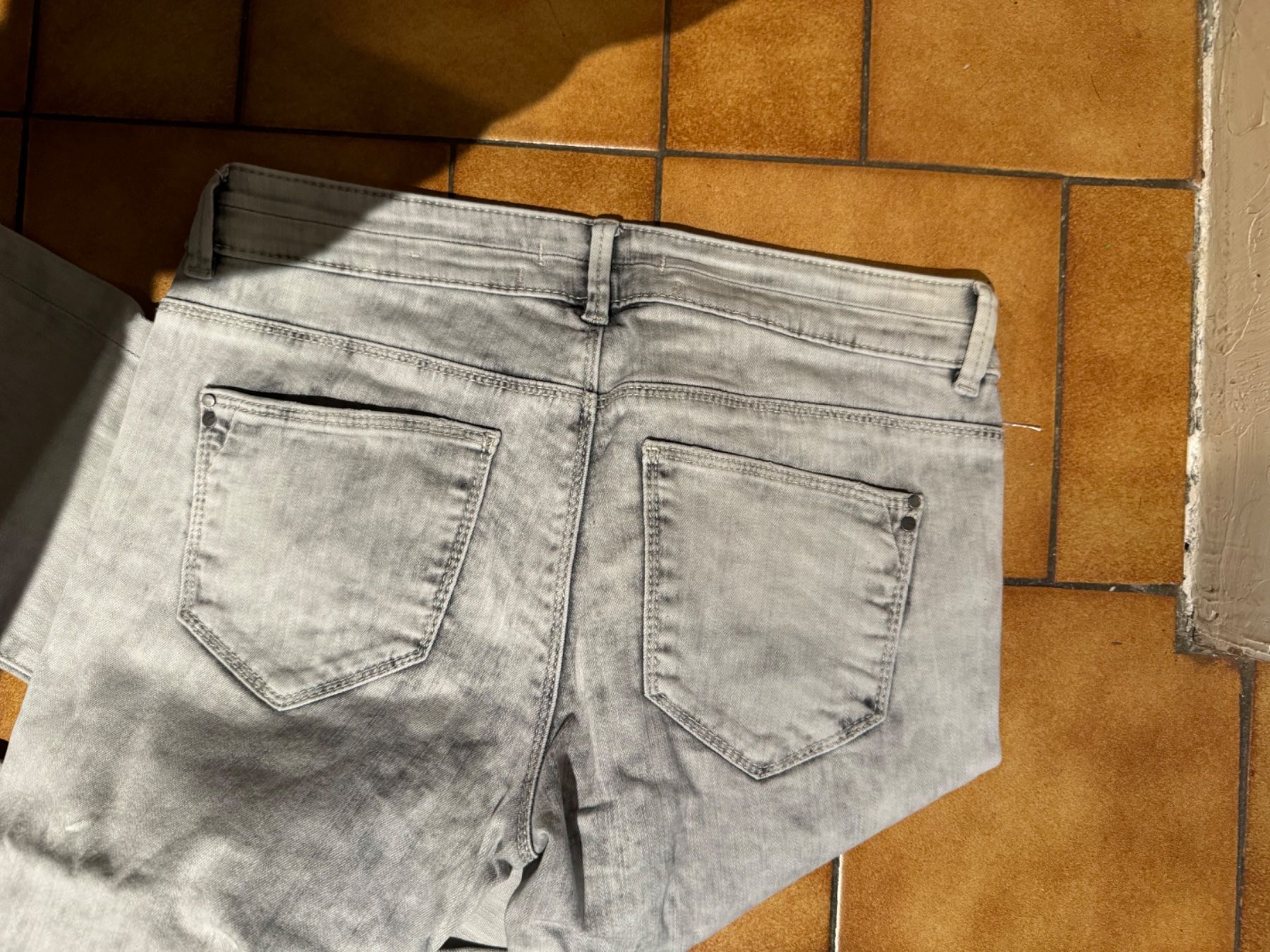 Esprit Hosen: Pantalon esprit Taille 36 Myriam – Gebraucht aus Veyrier von kimedovapa 1