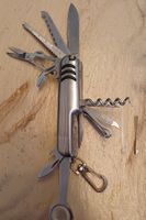 Fernglas, Taschenmesser, Taschenlampe-Set für Outdoor!