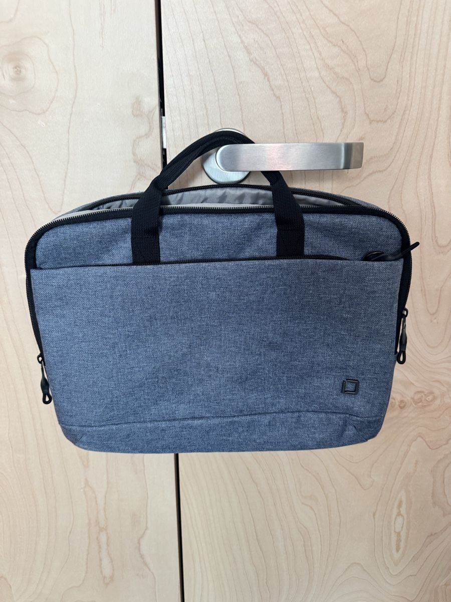 Taschen: Dicota Laptop bag – Gebraucht aus Zürich von gva_r9gs