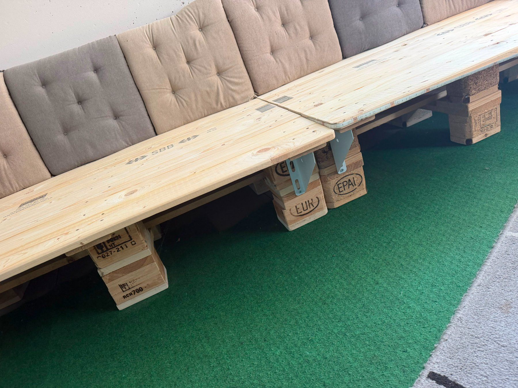 Bancs: Sitz Bank aus Paletten – D'occasion à Lausen par Macar