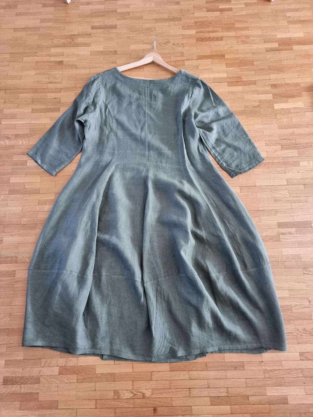 Robes: Robe ample vert olive en lin – D'occasion à Veyrier par Leilazizou 2
