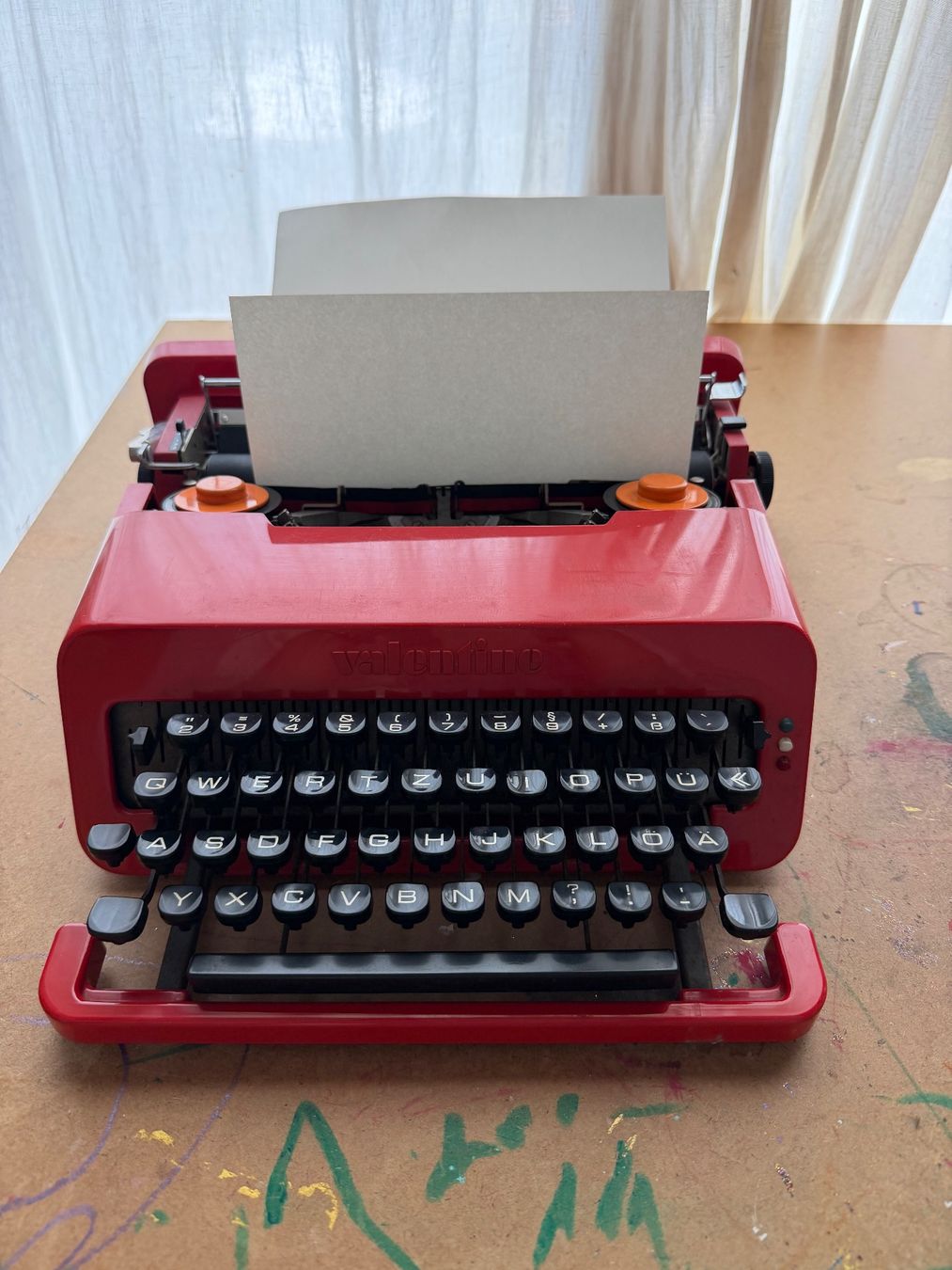Olivetti Macchine da scrivere: Olivetti Valentine Reiseschreibmaschine – Usato da Grüningen venduto da olivia1283