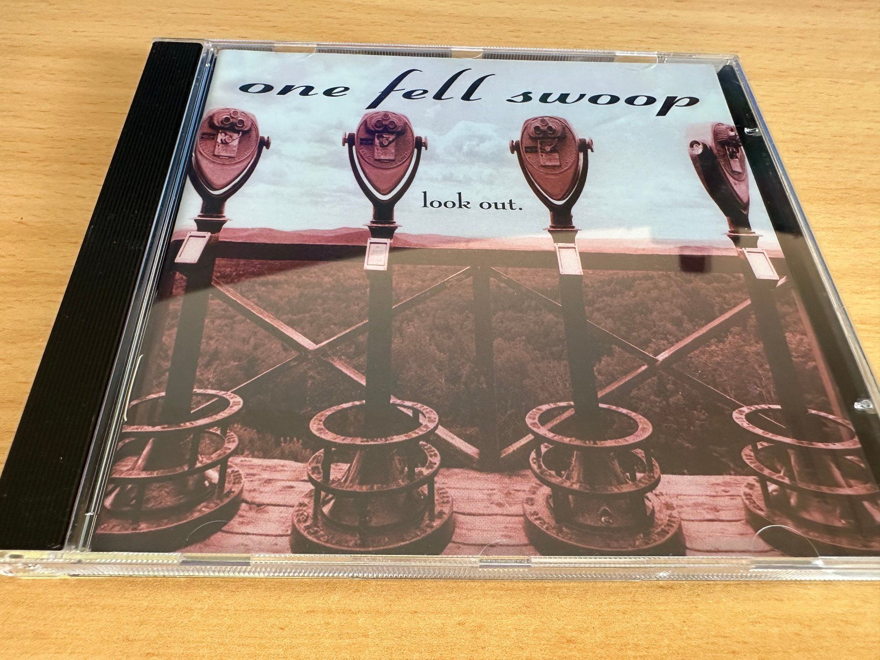 CD: One Fell Swoop – Look Out. – Usato da Rikon im Tösstal venduto da Alpenmutz