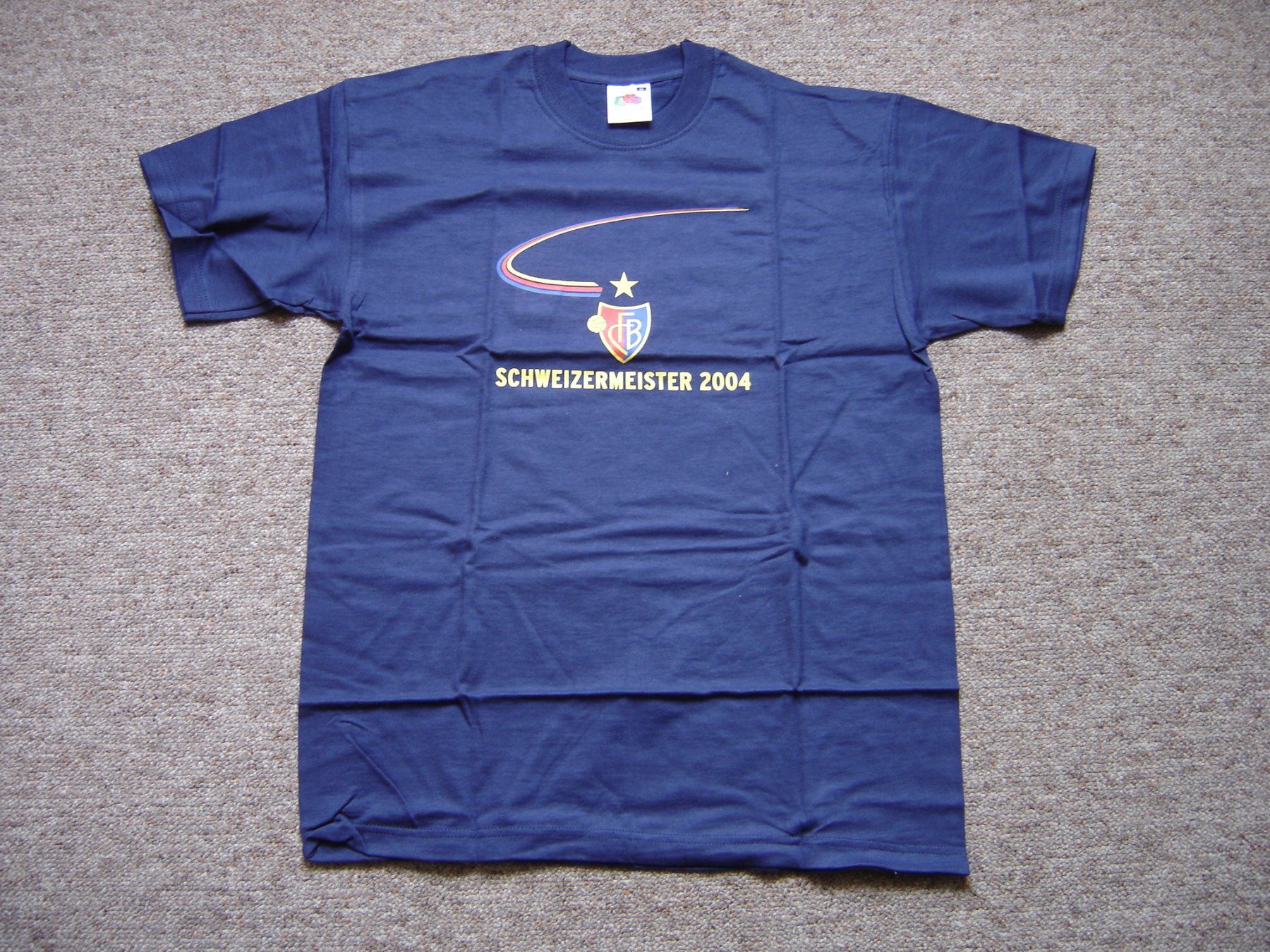 FC Basel T-Shirts: FC Basel 1893 Schweizer Meister 2004 – Neu (gemäss Beschreibung) aus Brunnen von haldi82