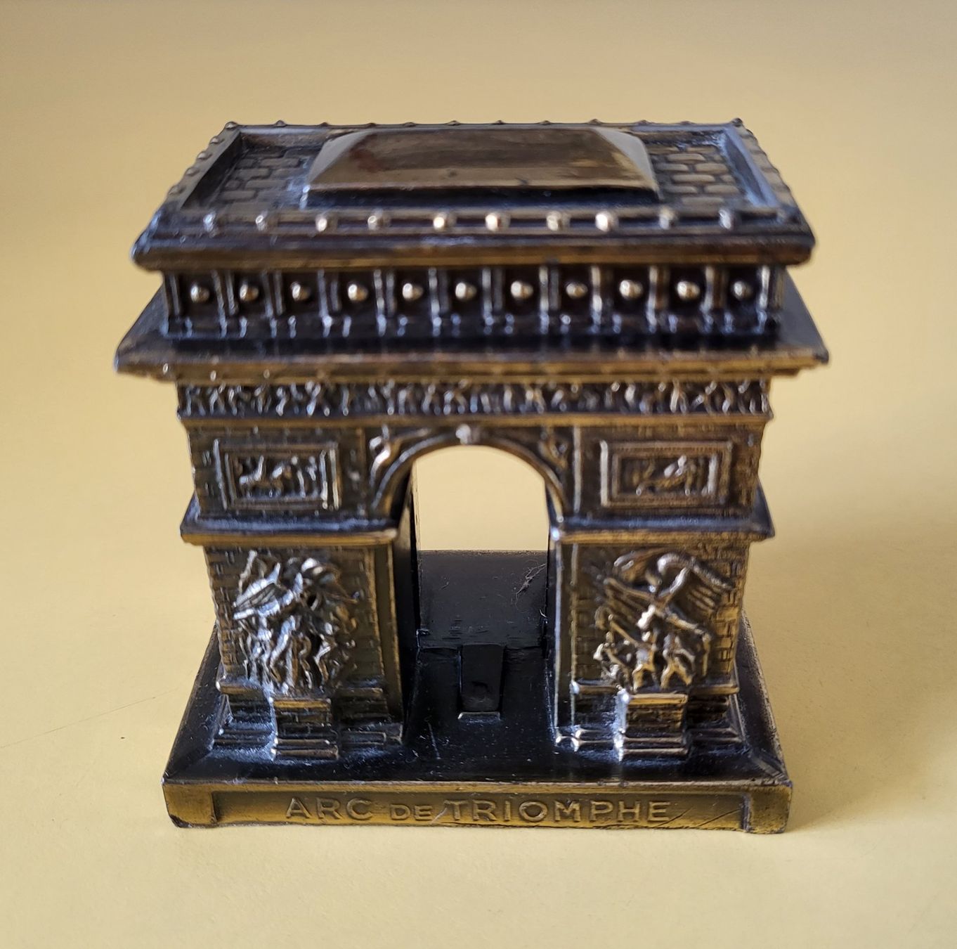 Skulpturen & Statuen: Arc de Triomphe zum Aufstellen – Gebraucht aus Thun von fra_ff78