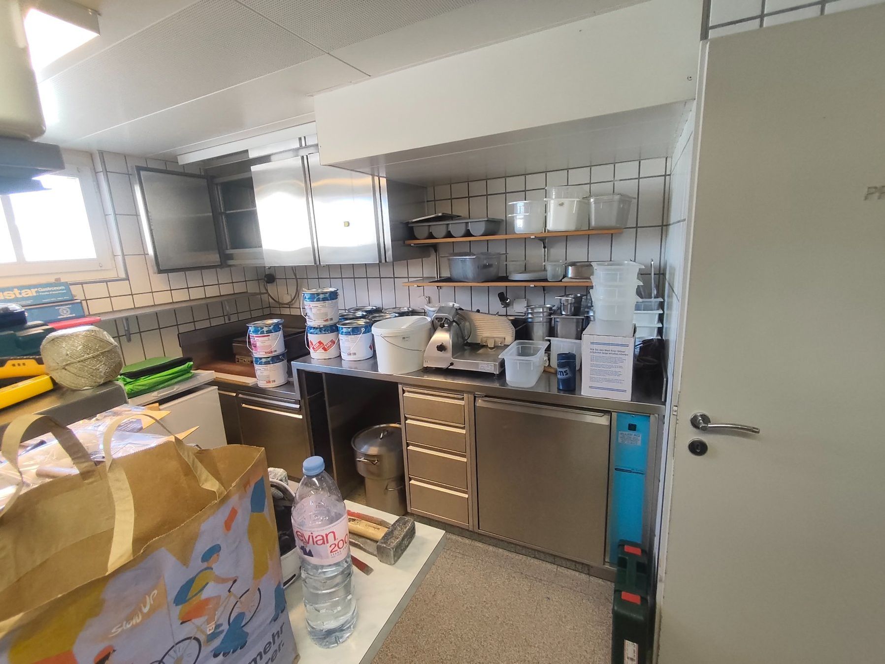 V-Zug Cucine complete: Gastroküche komplettangebot – Usato da Herisau venduto da dhu_ldk9 3