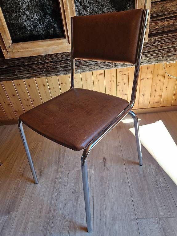 Stühle: 2 Stühle & 2 Hocker – Gebraucht aus Grindelwald von jana2094 2