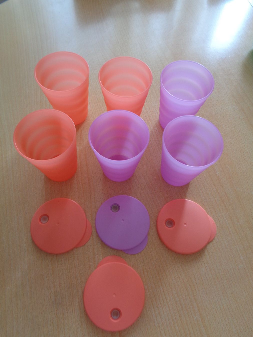 Tupperware Contenitori & Simili: Tupperware 6 Strohhalmbecher – Usato da Dietikon venduto da chroetli77