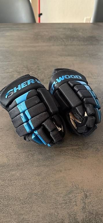 Kinderhandschuhe: Kinder Hockeyhandschuhe – Gebraucht aus Wangen SZ von CND1203