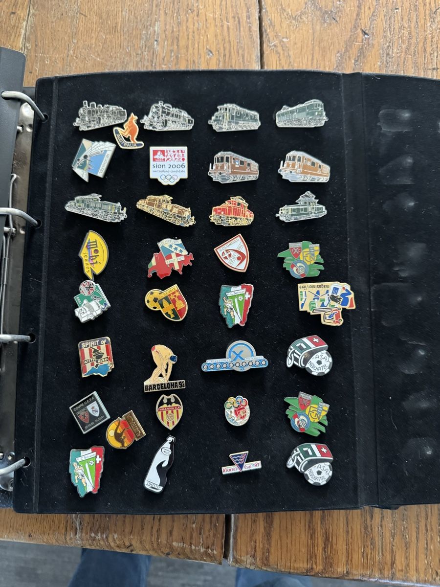 SBB/CFF/FFS Placchette & Badge: Pin’s CFF/SBB – Usato da Gampelen venduto da Rz7 2