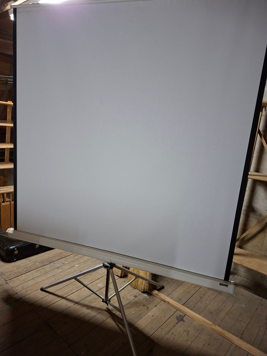 Heimkino: Leinwand mobil – Gebraucht aus Knonau von eri_nnw7