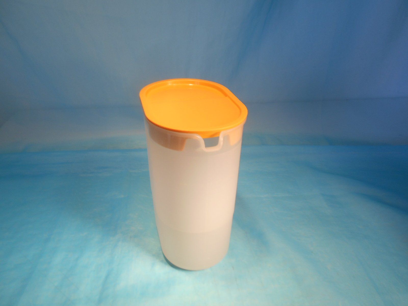 Tupperware Recipients et similaires: Tupperware Kanne, verschliessbar – D'occasion à Bellach par JingleCherry 1